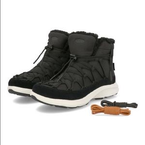 NWOT- Keen- Women's UNEEK SNK Waterproof Chukka Boots